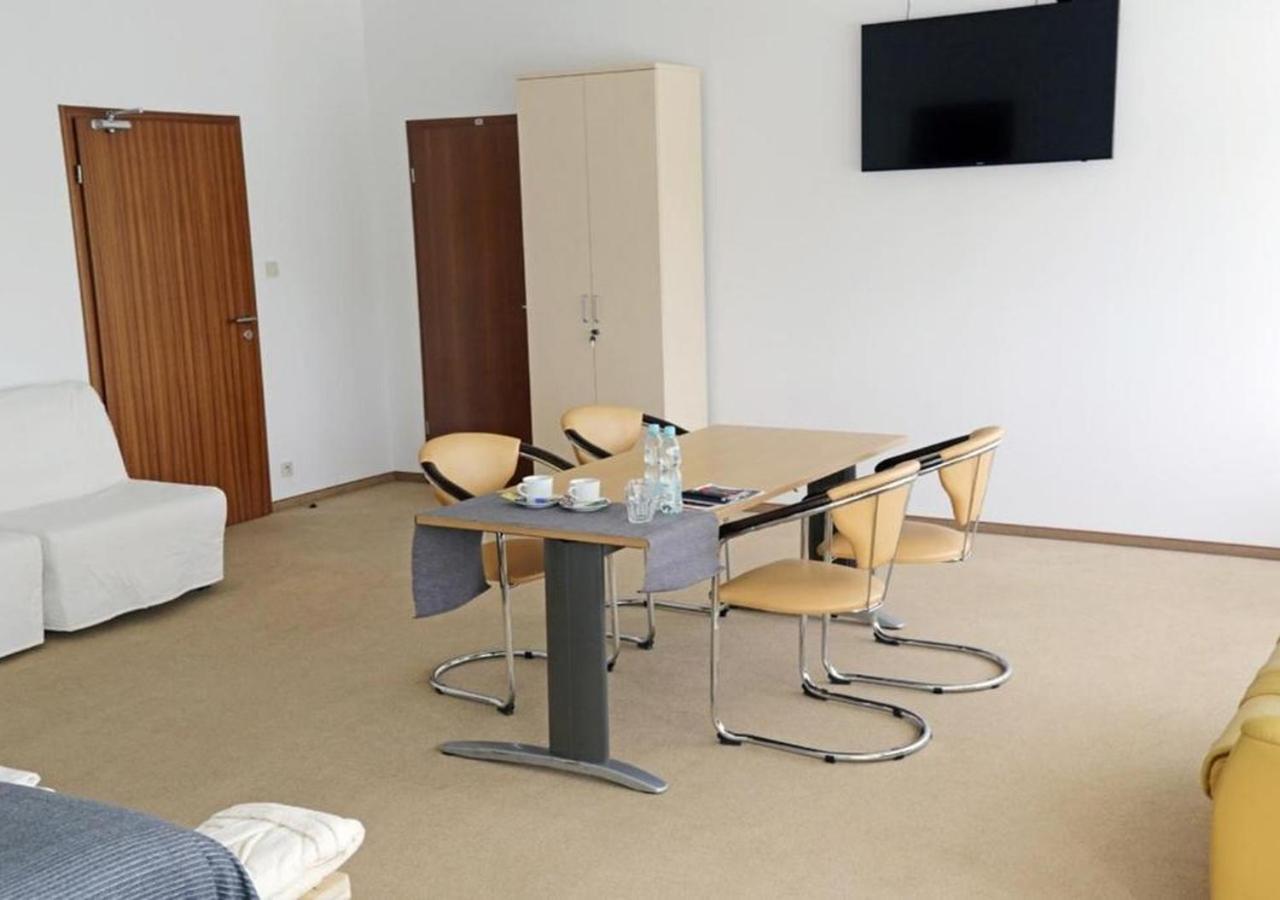 Apartamenty Expo Nadarzyn 3Rooms Kajetany Eksteriør billede